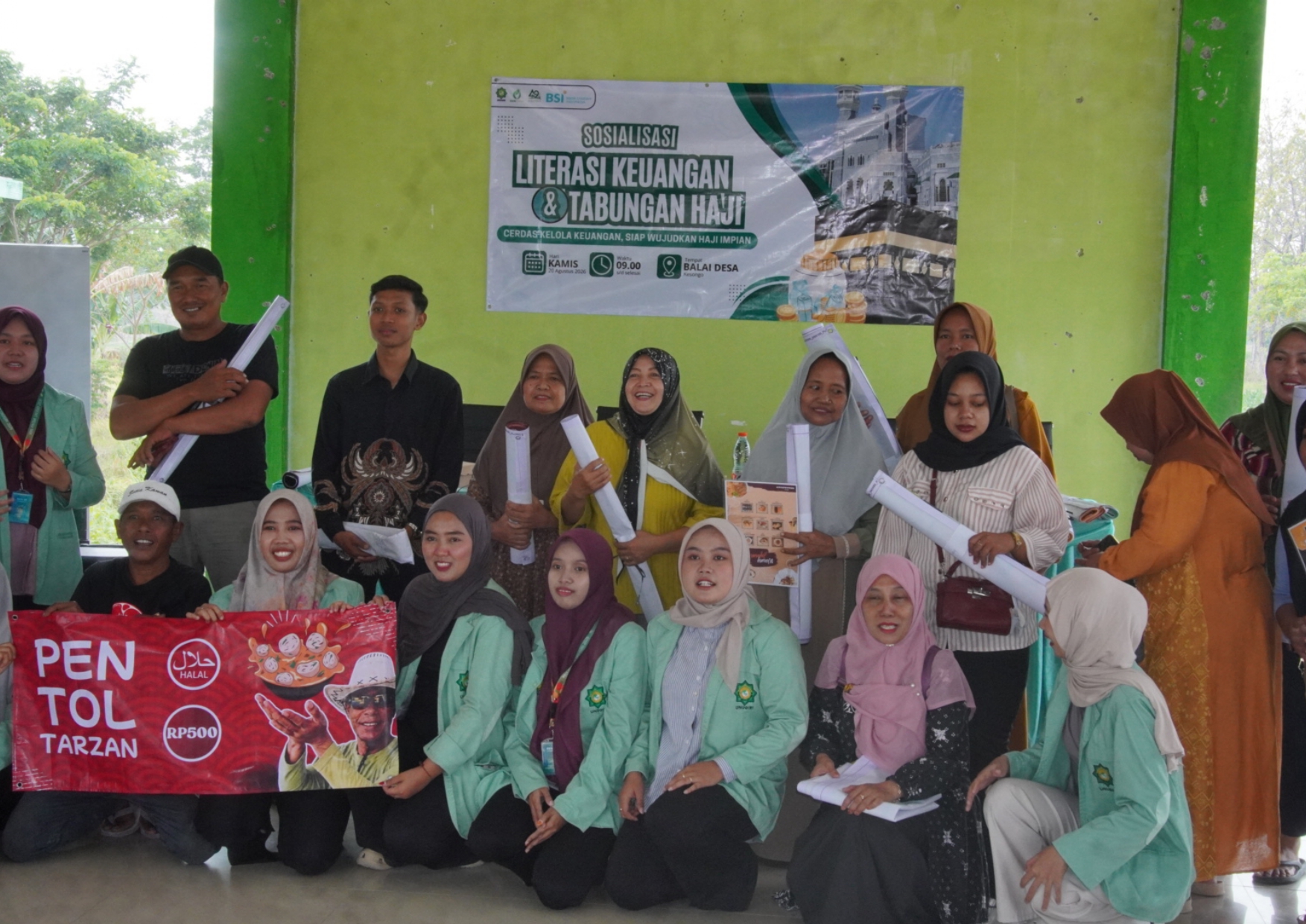 Literasi Keuangan dan Tabungan Haji Sekaligus Penyerahan Banner UMKM