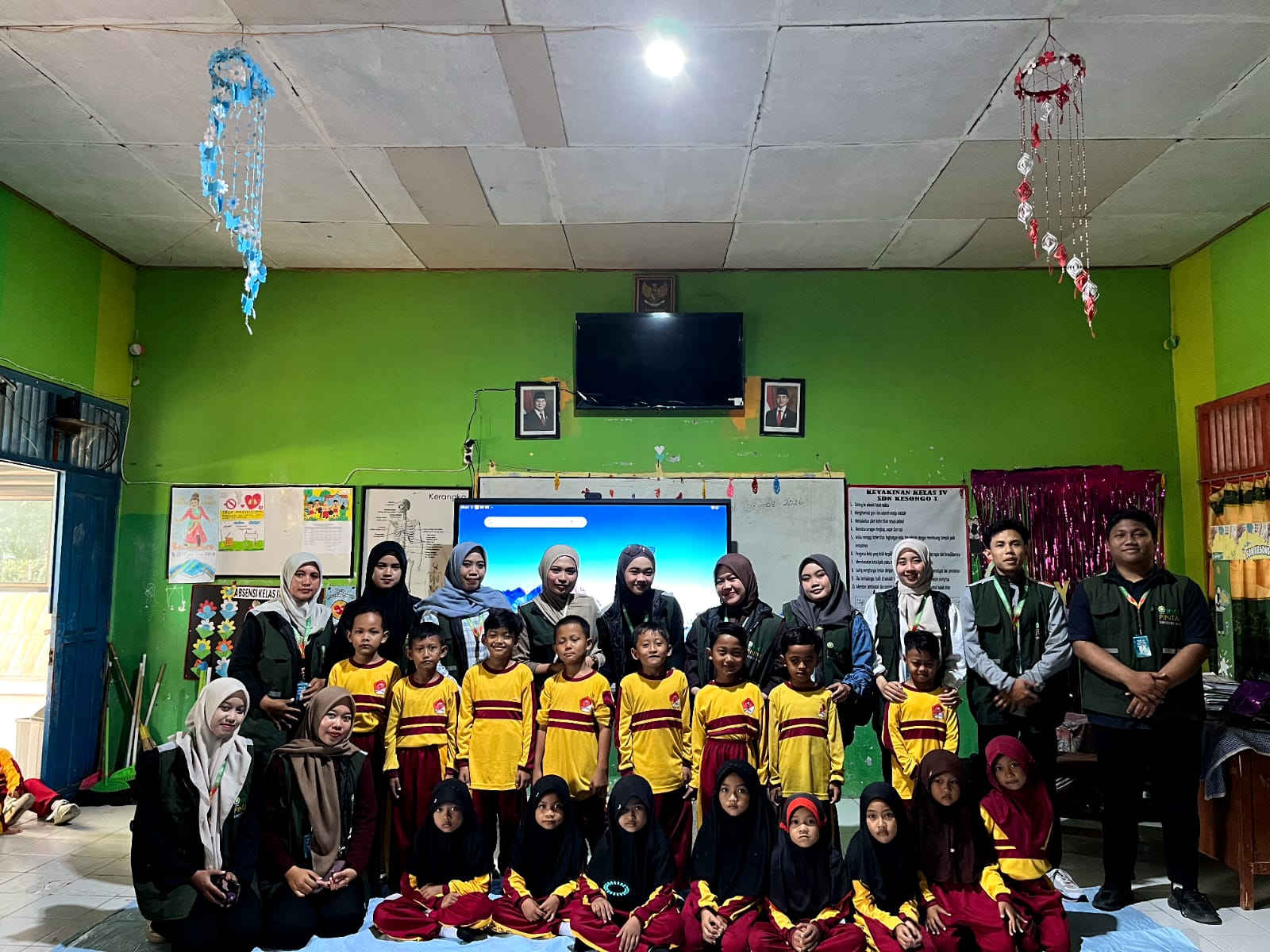 Tanamkan Kebiasaan Sehat Sejak Dini, KKN UNUGIRI Sosialisasikan PHBS di SDN 1 Kesongo